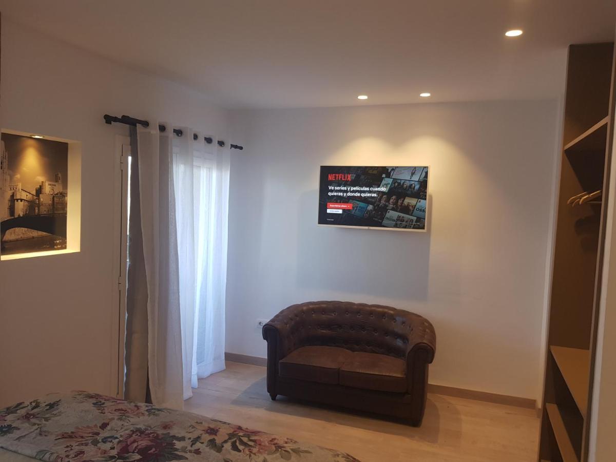 Turistic Girona - Piso De 1, 2 O 3 Habitaciones Exterior photo