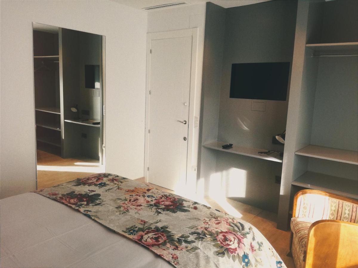 Turistic Girona - Piso De 1, 2 O 3 Habitaciones Exterior photo